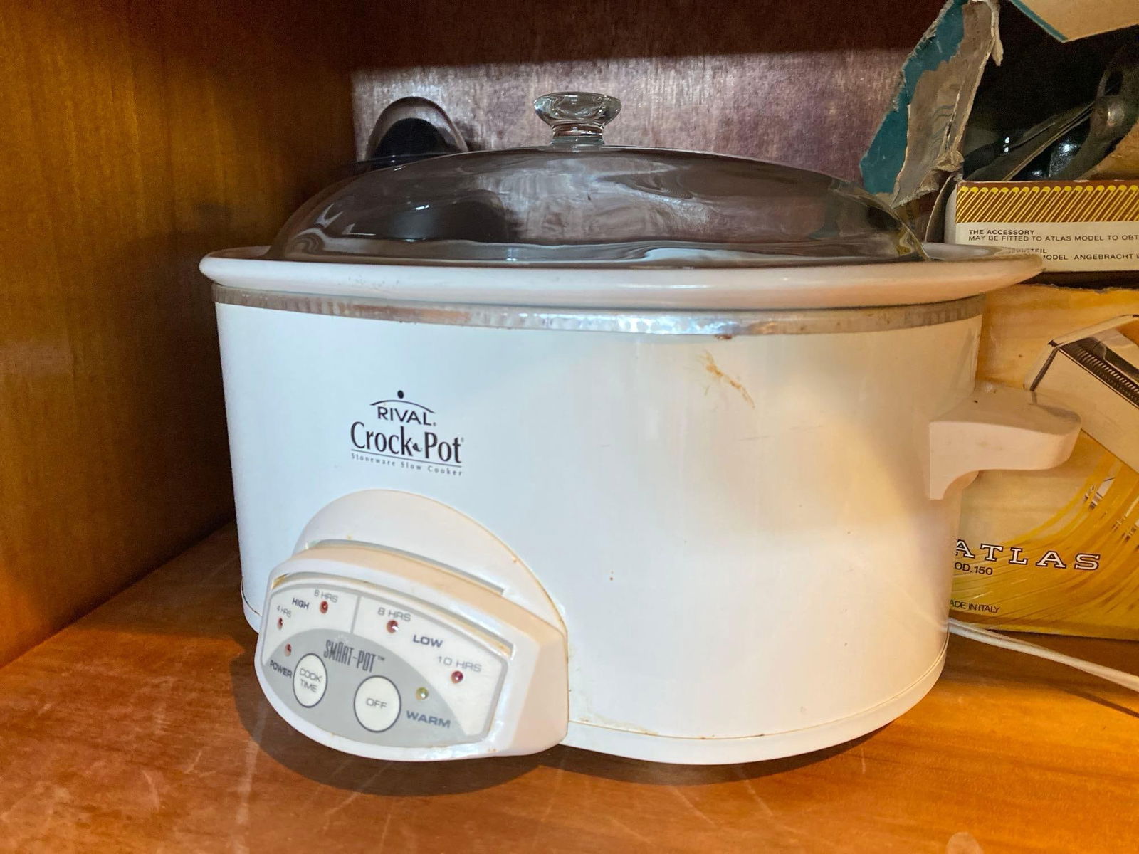 Rival Stoneware Crock Pot: Rival stoneware crock pot. NO SHIPPING AVAILABLE FOR THIS LOT, LOCAL PICK UP ONLY