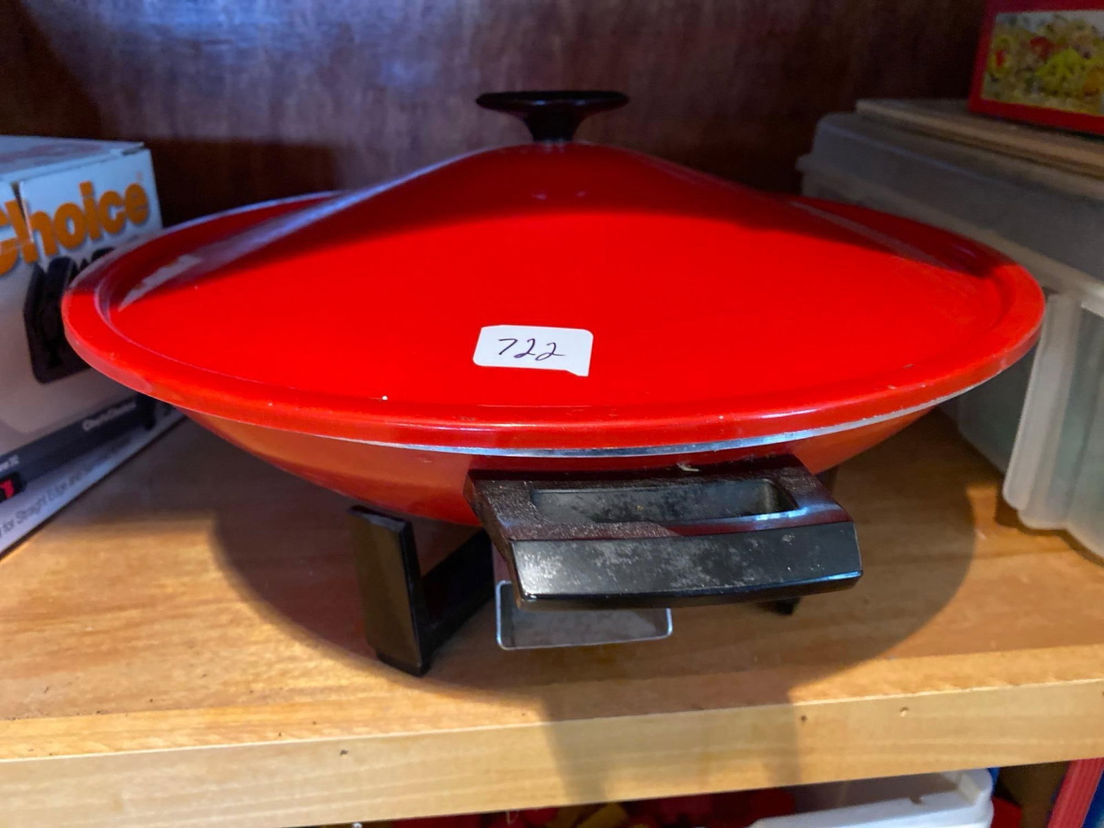 Electric Wok: Electric wok. NO SHIPPING AVAILABLE FOR THIS LOT, LOCAL PICK UP ONLY