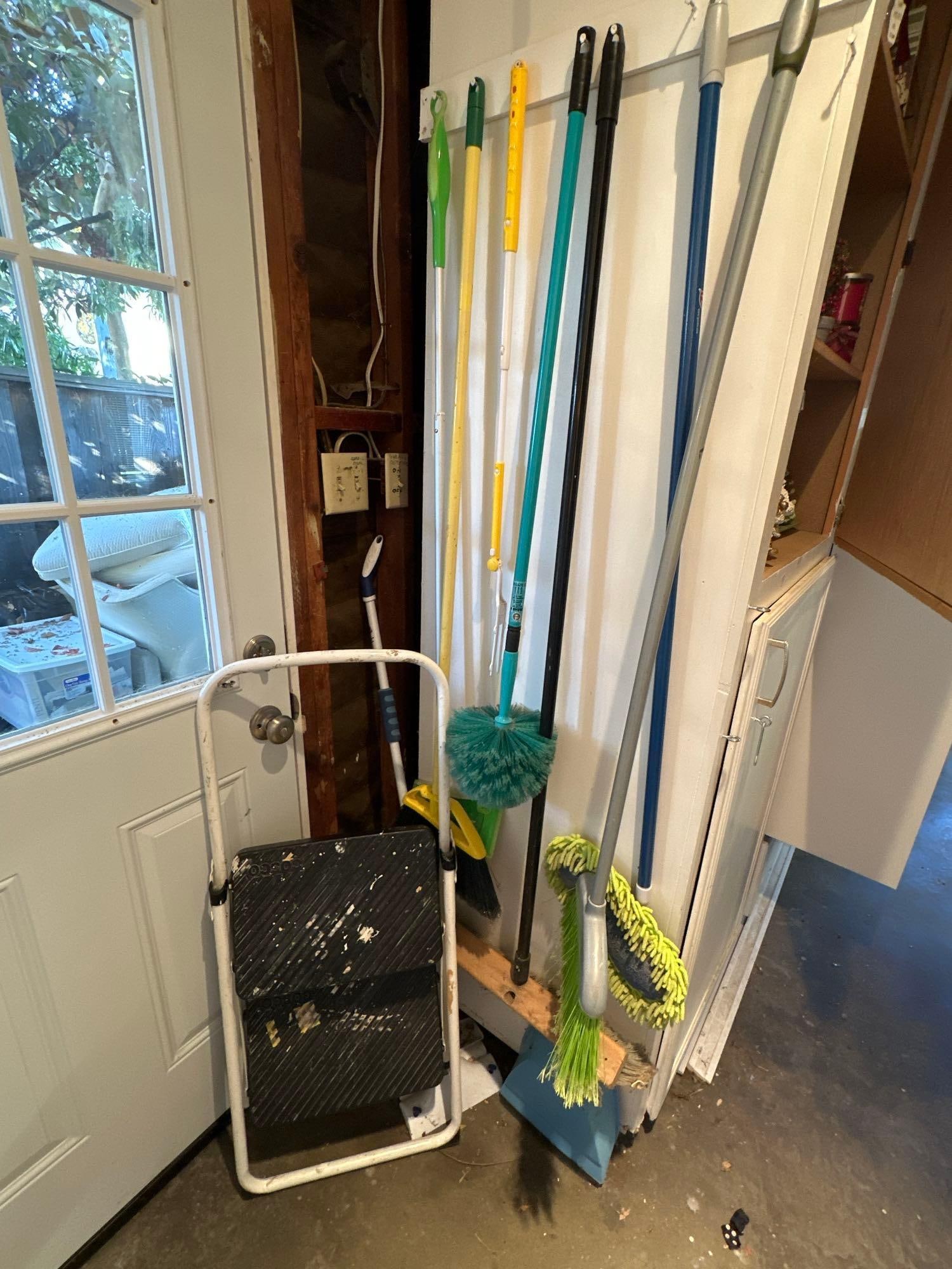 Brooms, Step Ladder, And Cleaning Equipment: Brooms, step ladder, and cleaning equipment. NO SHIPPING AVAILABLE FOR THIS LOT, LOCAL PICK UP ONLY