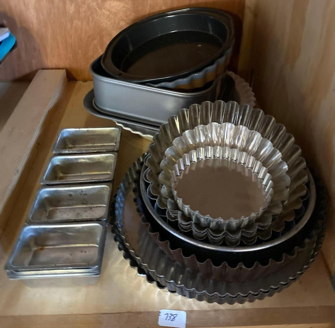 Lot Of Cake Pans & Tart Molds (1 of 3)