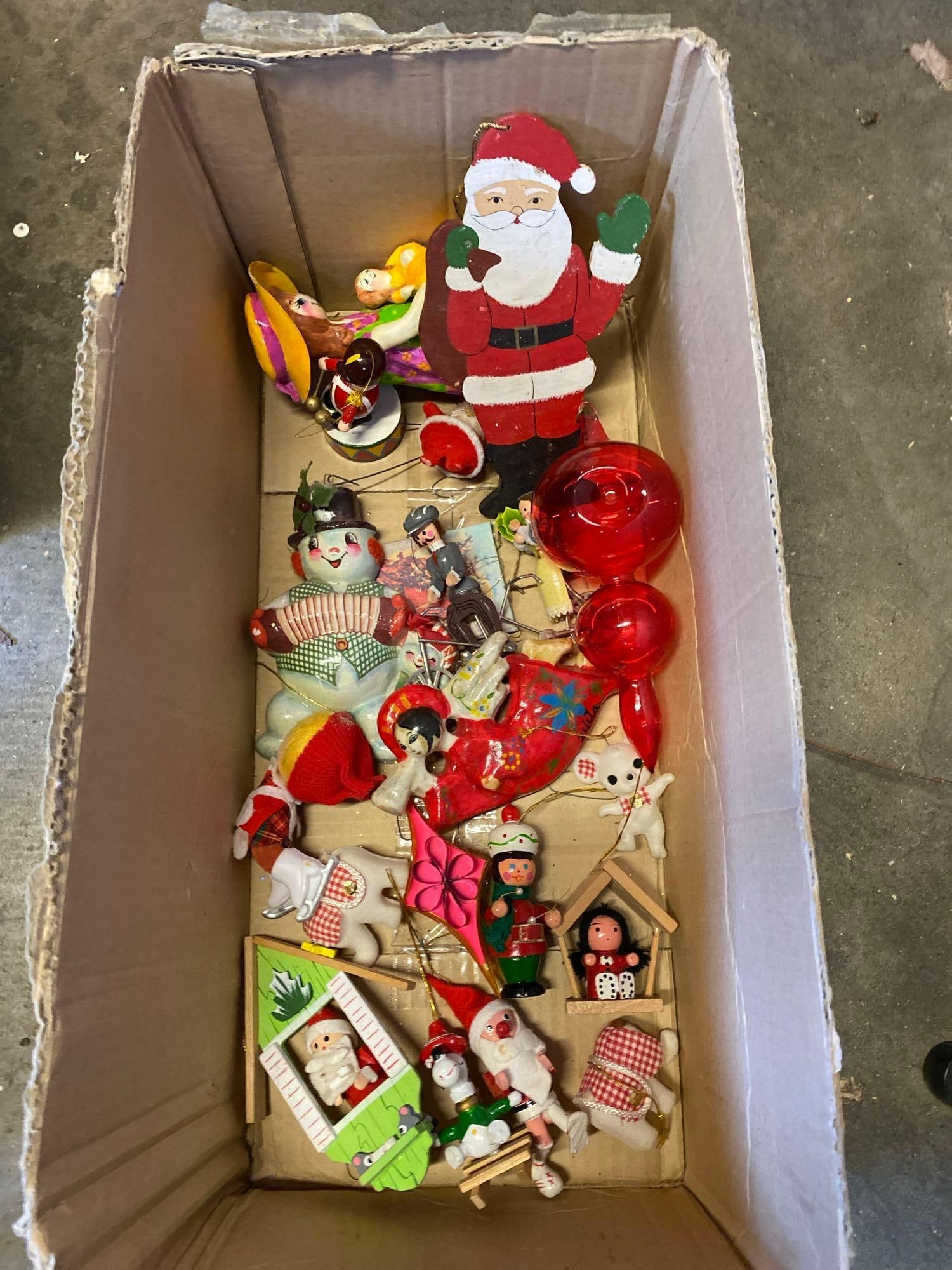 Grouping Of Vintage Christmas Ornaments: Grouping of vintage Christmas ornaments