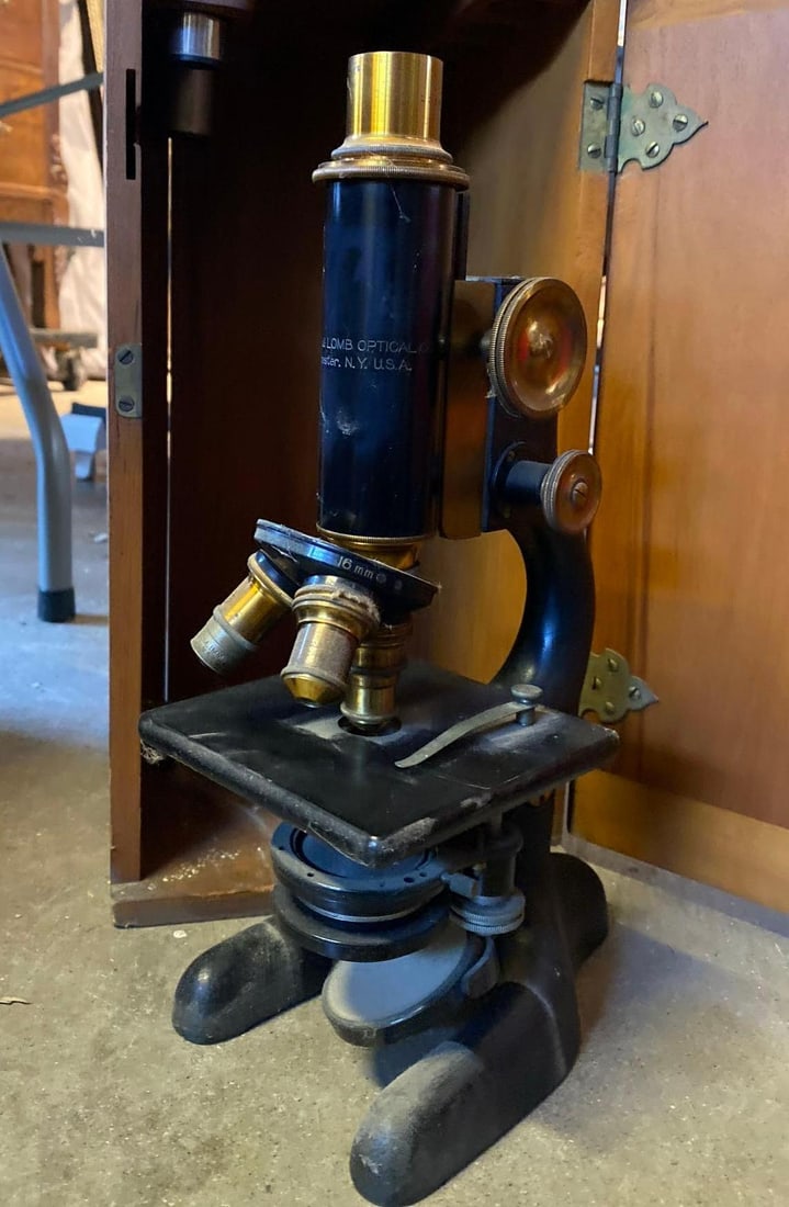 Bausch & Lomb Microscope With Case & Accessories (1 of 8)