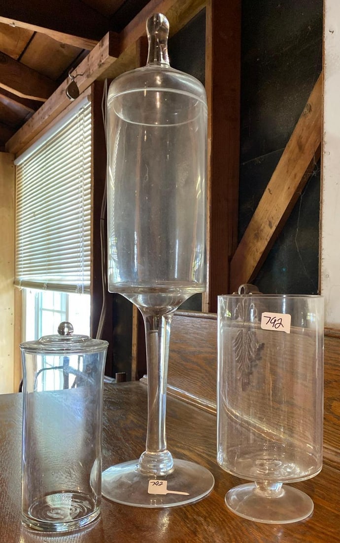 Three Glass Apothecary Jars & Lid (1 of 3)