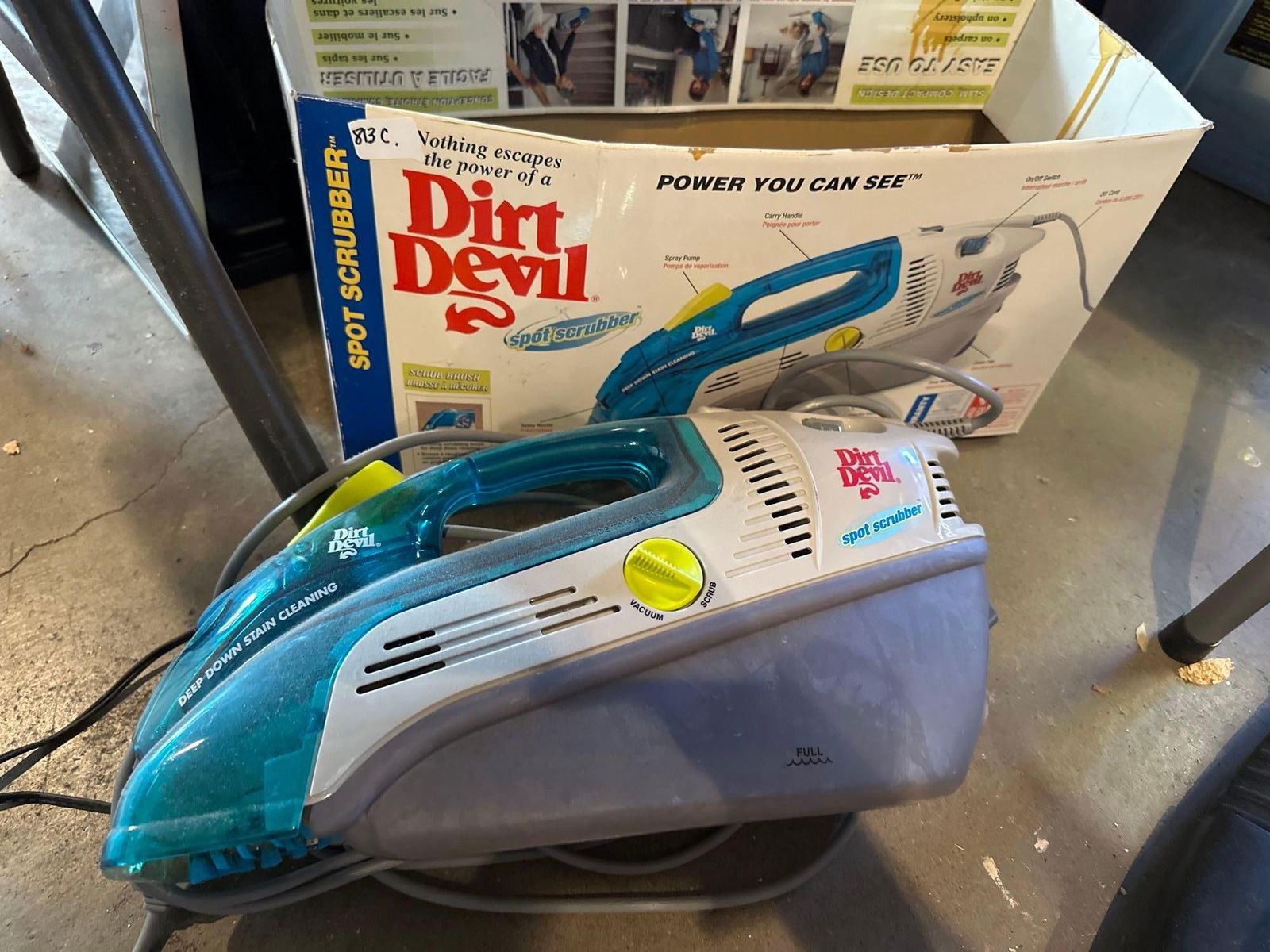 Dirt Devil Carpet Spot Scrubber (1 of 3)
