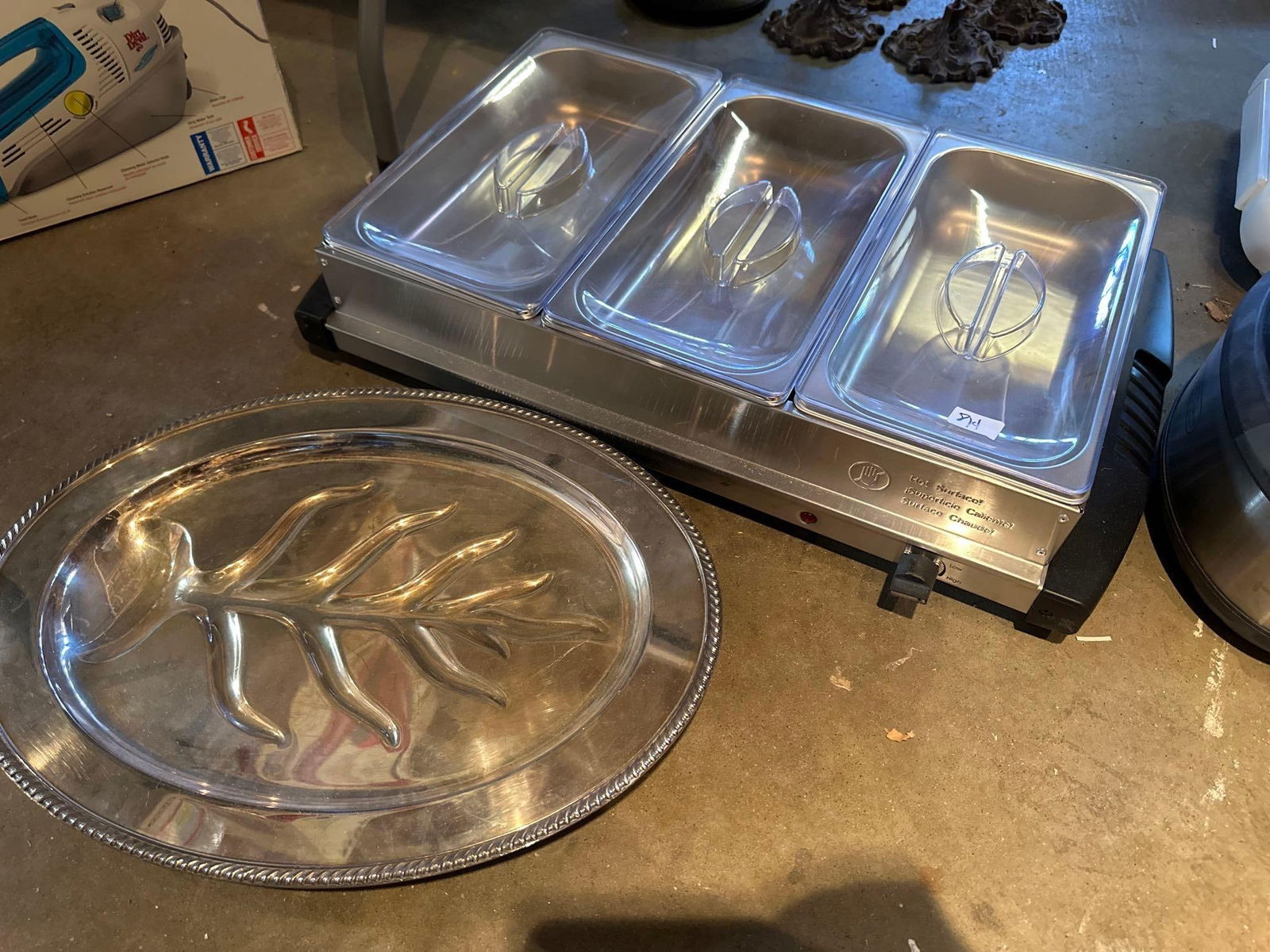 Oster Three Compartment Buffet Heating Dish & Serving Tray (1 of 5)