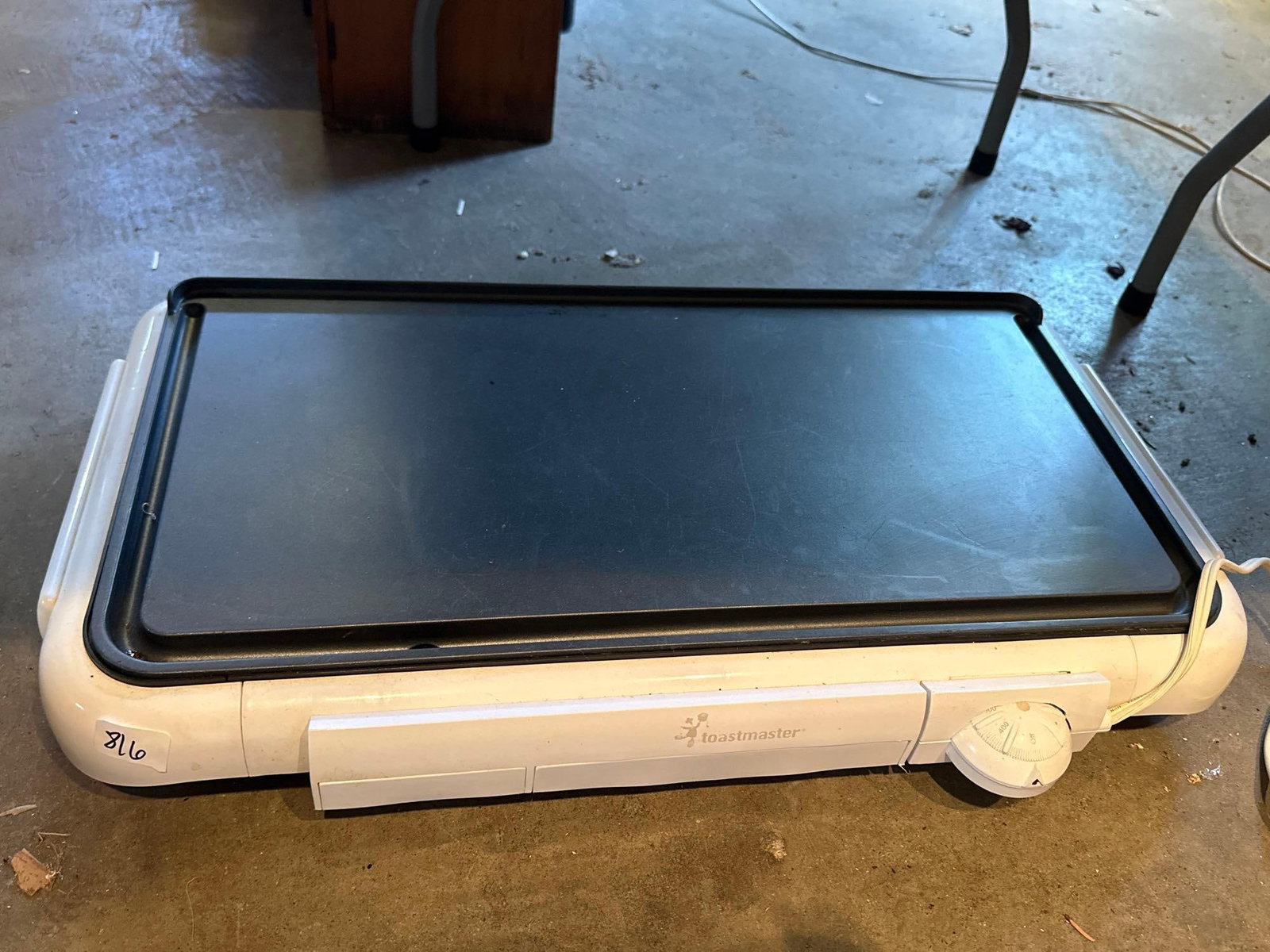 Toasmaster Electric Griddle: Toasmaster Electric Griddle. NO SHIPPING AVAILABLE FOR THIS LOT, LOCAL PICK UP ONLY