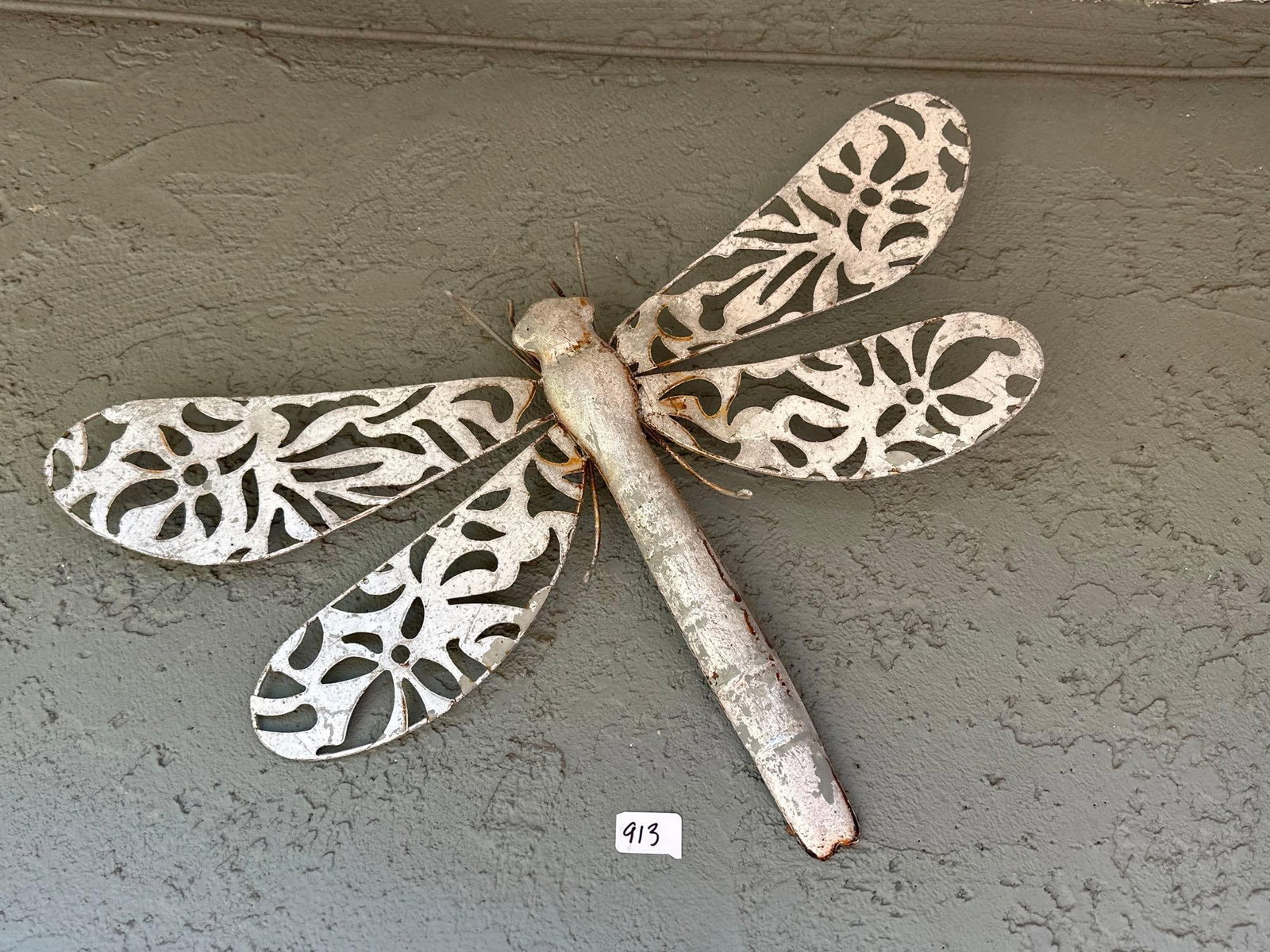 Metal Dragonfly Wall Decoration: Metal dragonfly wall decoration. NO SHIPPING AVAILABLE FOR THIS LOT, LOCAL PICK UP ONLY