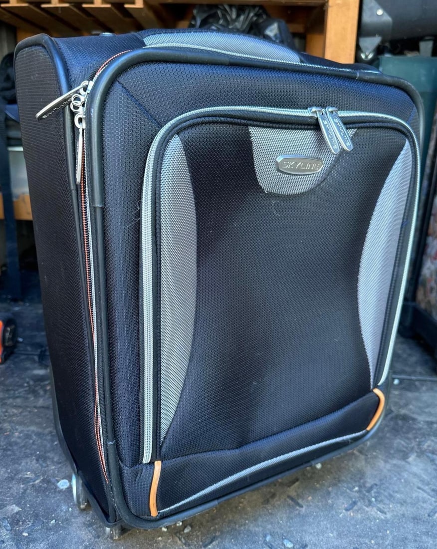 Skyline Four Wheel Carry-On Luggage (1 of 2)