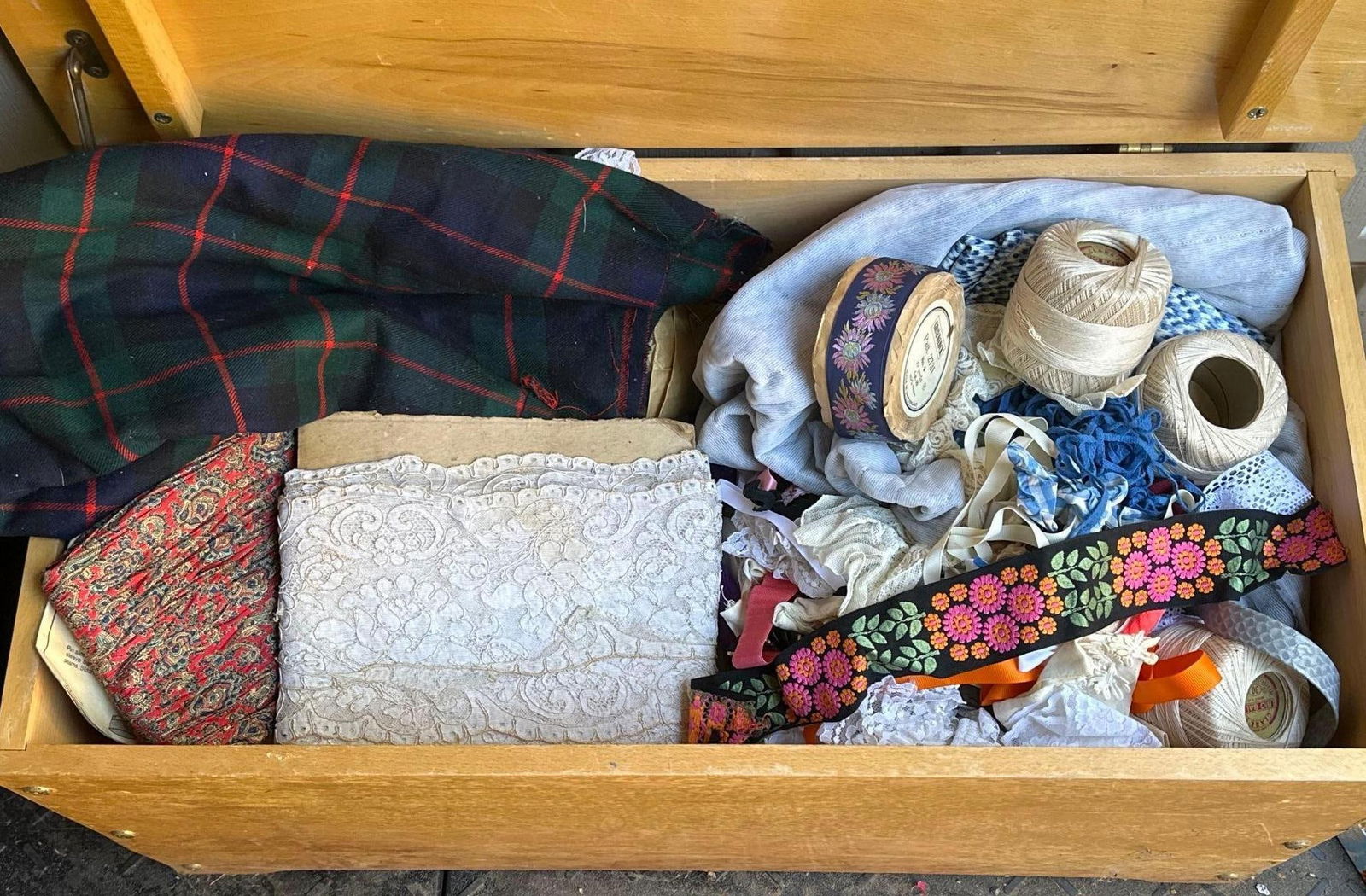 Trunk Of Vintage Fabric, Ribbon, And Lace: Trunk of vintage fabric, ribbon, and lace. NO SHIPPING AVAILABLE FOR THIS LOT, LOCAL PICK UP ONLY