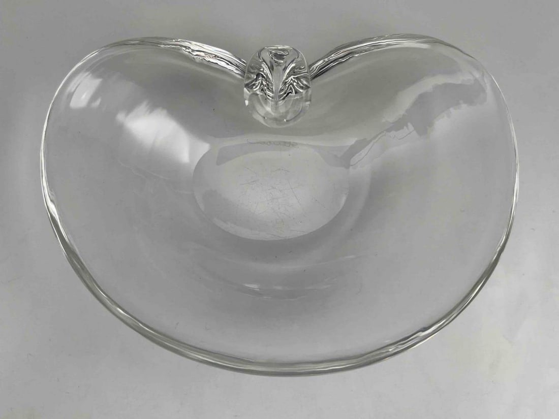 Steuben Crystal Art Glass Heart Dish (1 of 11)