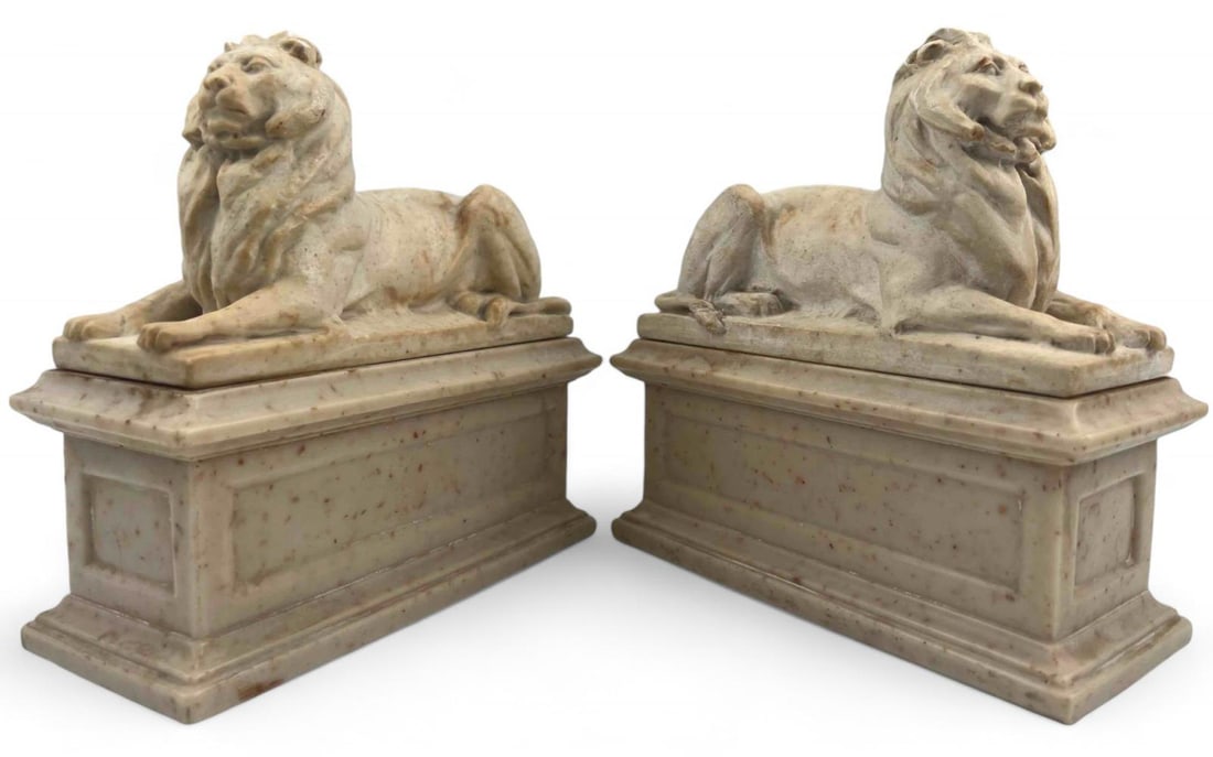 Pair Of Mid Century New York Public Library Acrylic Lion Bookends (1 of 14)