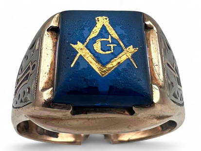10K Gold Masonic Ring: 10K Gold Masonic Ring, 5.0g. Marked 10k. Approximate Ring Front 0.4375H x 0.375W in. Approximate Size 10.5,
