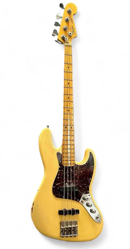 Vintage Fender Jazz Bass Guitar (1 of 18)