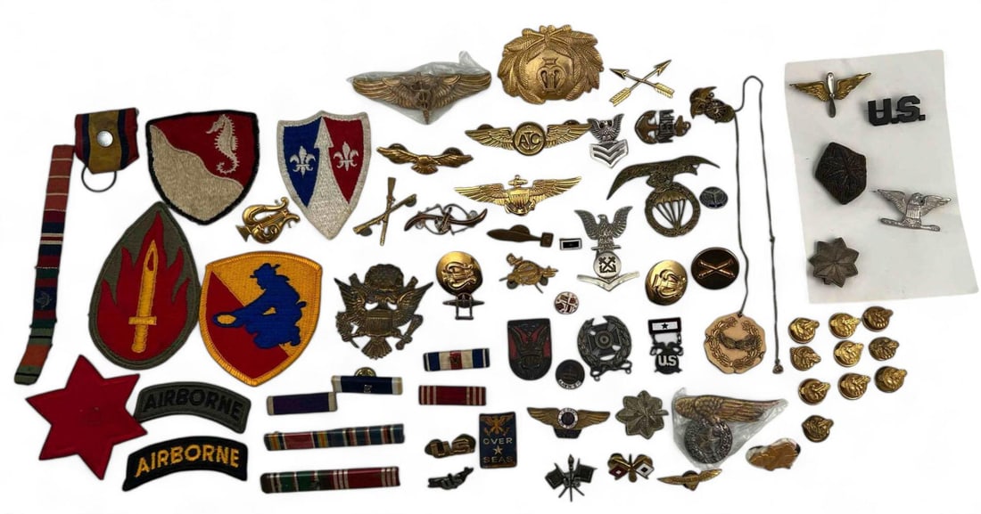 Lot Of US Military Badges & Patches (1 of 11)