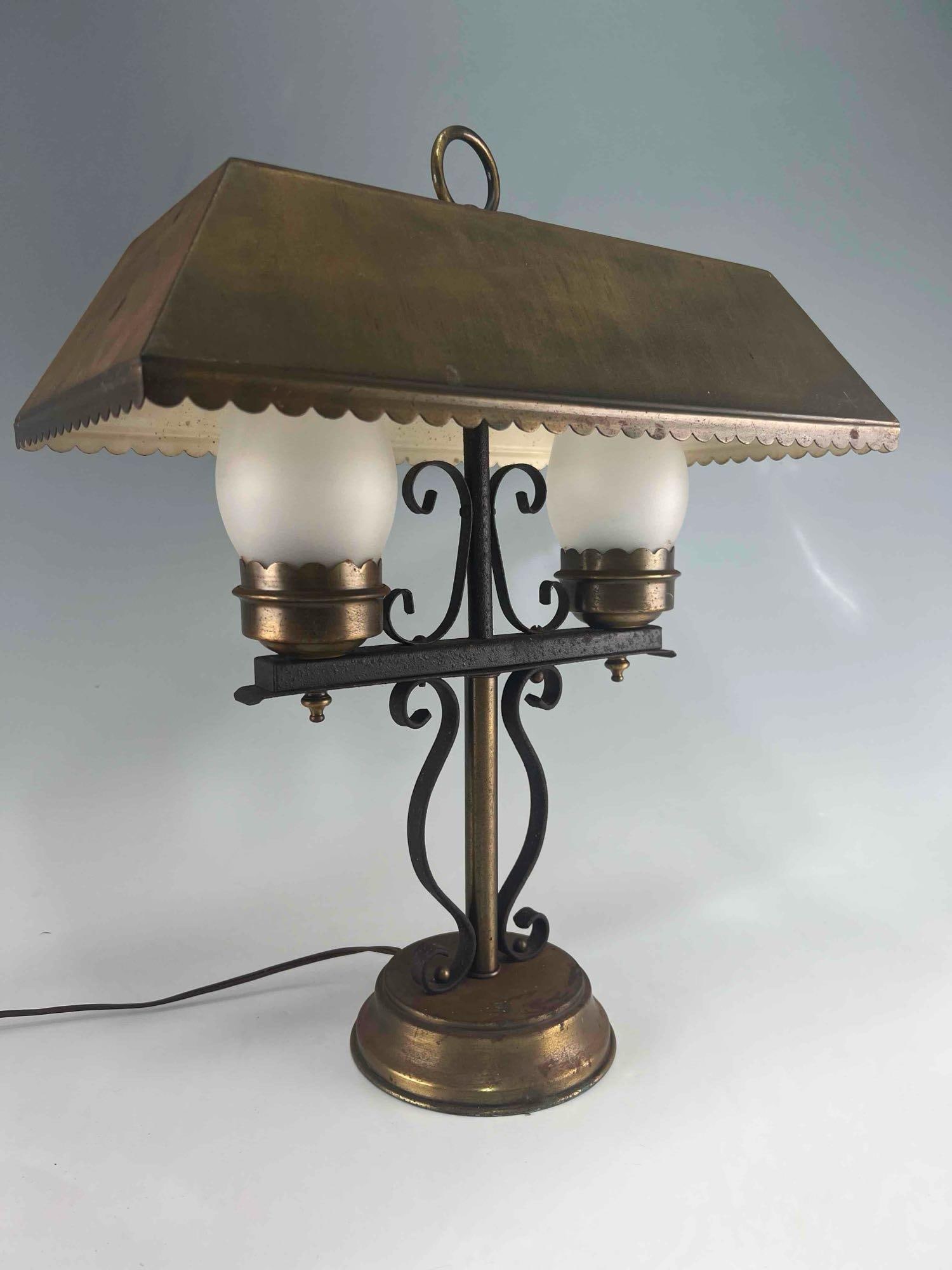 Vintage Brass & Wrought Iron Table Lamp With Scalloped Details (1 of 13)