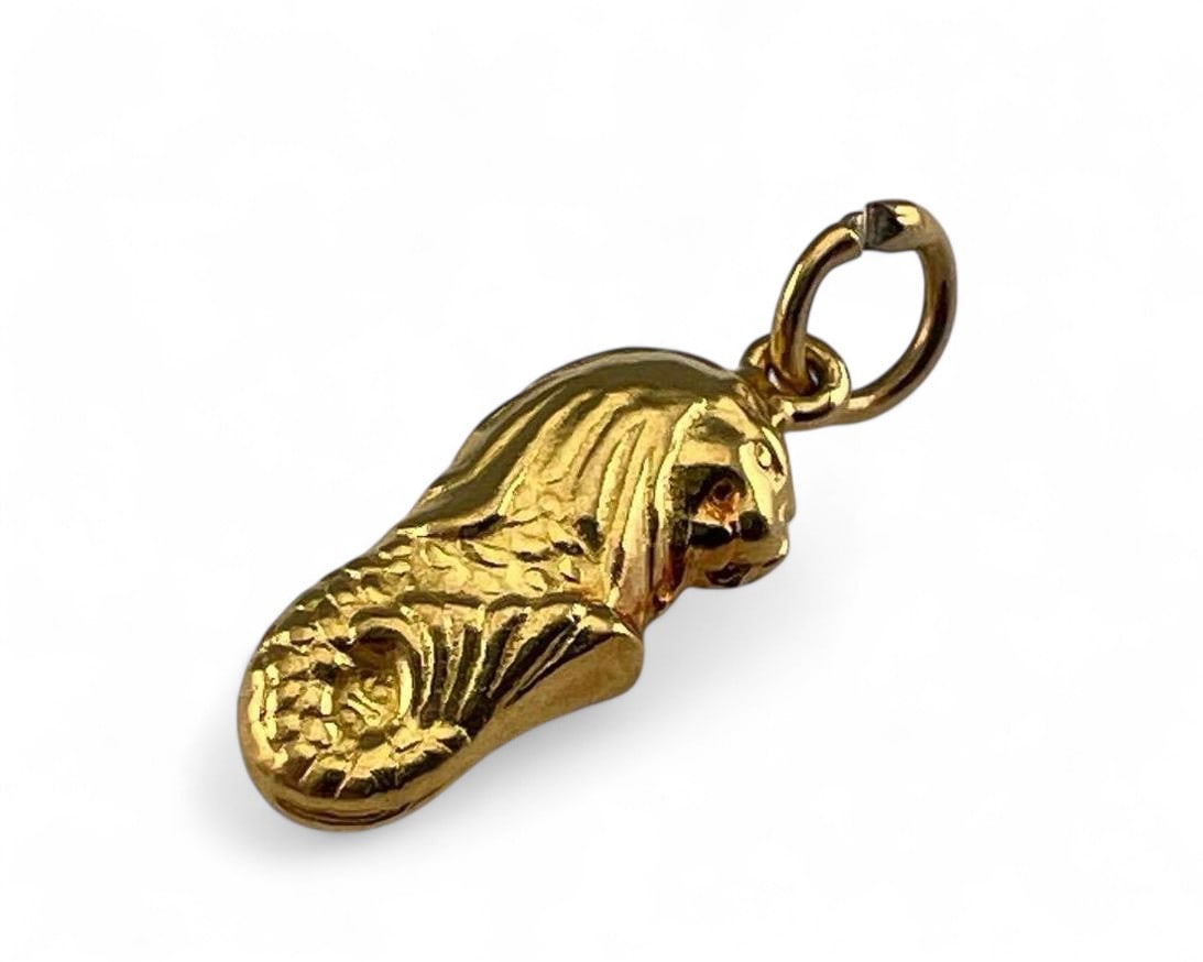 22K Merlion Charm Or Pendant: 22K Merlion Charm Or Pendant, 1.8g. Marked 916. Approximately 0.75L x 0.25W in. ALL CREDIT CARDS WILL BE MANUALLY VERIFIED PRIOR TO SHIPMENT.