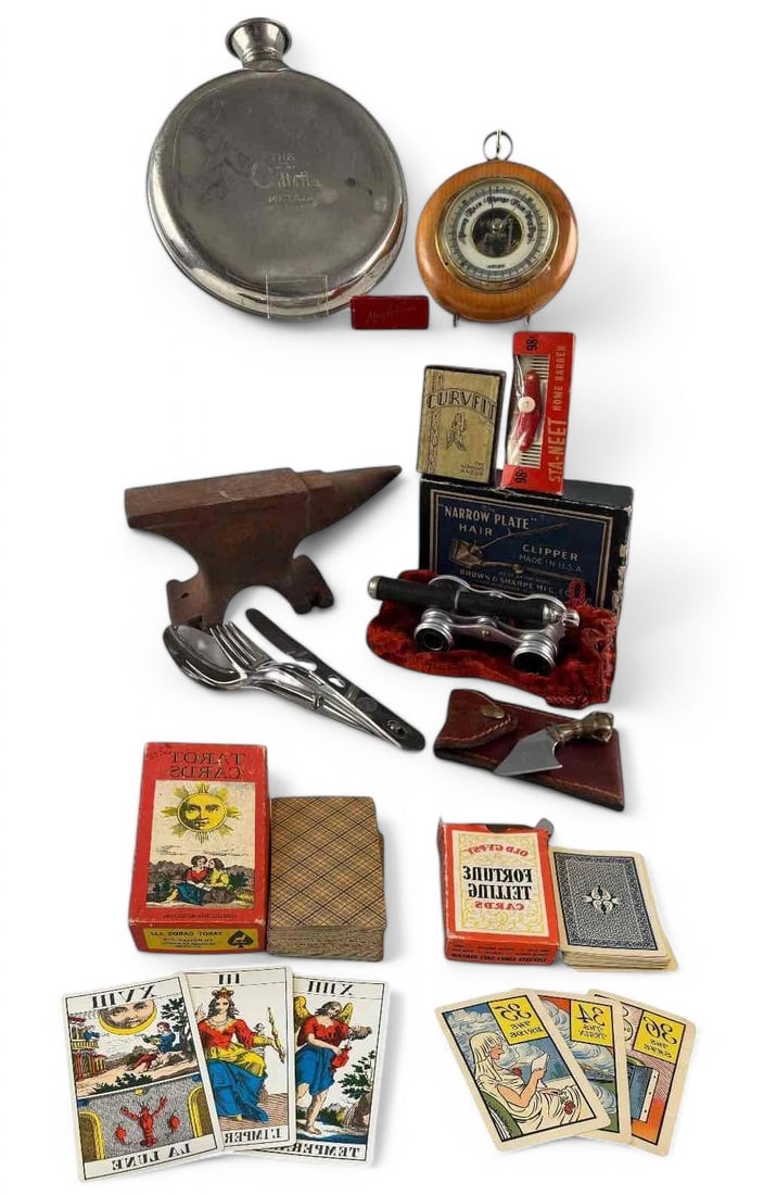 Lot Of Collectibles Including Gillette Advertizing Canteen (1 of 20)