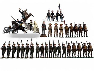 Lot Of Vintage U.S. Lead Toy Soldiers