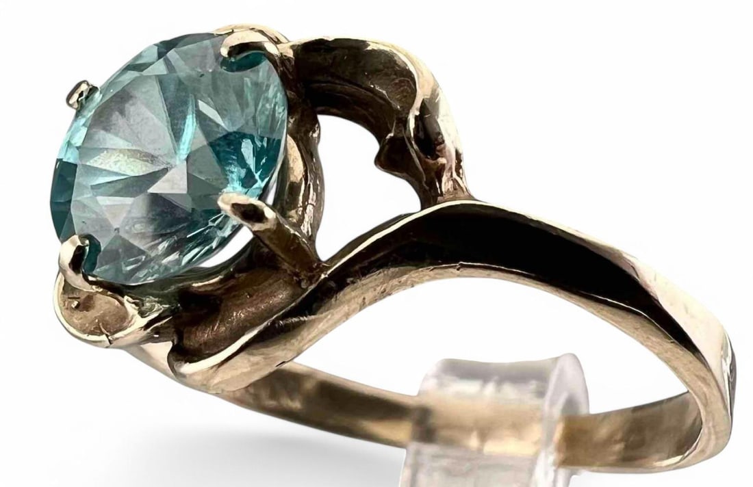 14K Blue Topaz Ring (1 of 4)