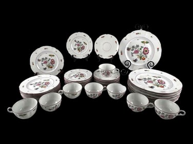 Limoges Metropolitan Museum Of Art Meissen Pattern Porcelain Tea Service, 39 Pieces
