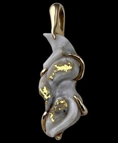 18K Gold Vein Quartz Pendant