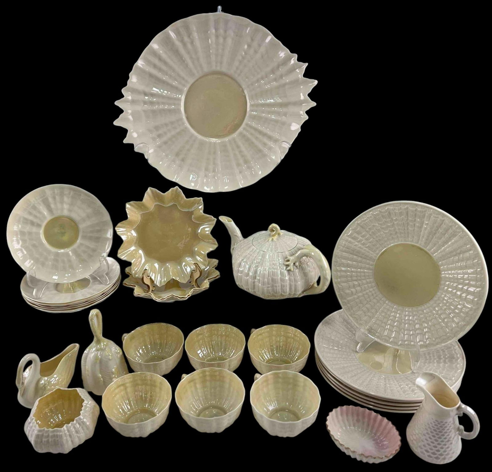 Belleek Porcelain Tea Service For Six, Shell Pattern (1 of 20)