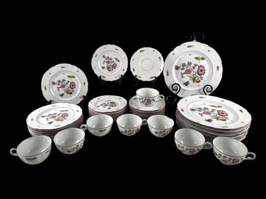 Limoges Metropolitan Museum Of Art Meissen Pattern Porcelain Tea Service, 39 Pieces