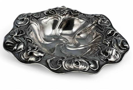 Art Nouveau Repousse Sterling Silver Bowl: Art Nouveau Repousse Sterling Silver Bowl, 77.5g. Marked "Sterling." Approximately 6.0W x 1.375H in. ALL CREDIT CARDS WILL BE MANUALLY VERIFIED PRIOR TO SHIPMENT.