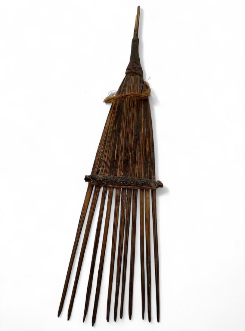 19th Century Solomon Islands Faa Wood & Resin Comb (1 of 10)