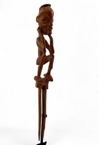 Antique Bene Lulua, Carved Wood Hair Comb In The Shape Of A Seated Male Figure