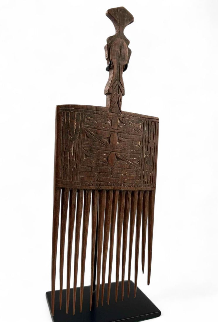 Papua New Guinea, Carved Wood Hair Comb (1 of 7)