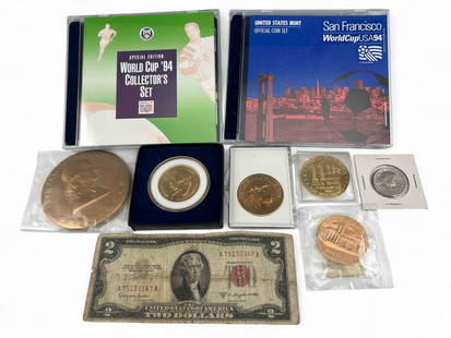 Grouping Of U.S. Coins & Currency: Grouping Of U.S. Coins & Currency.