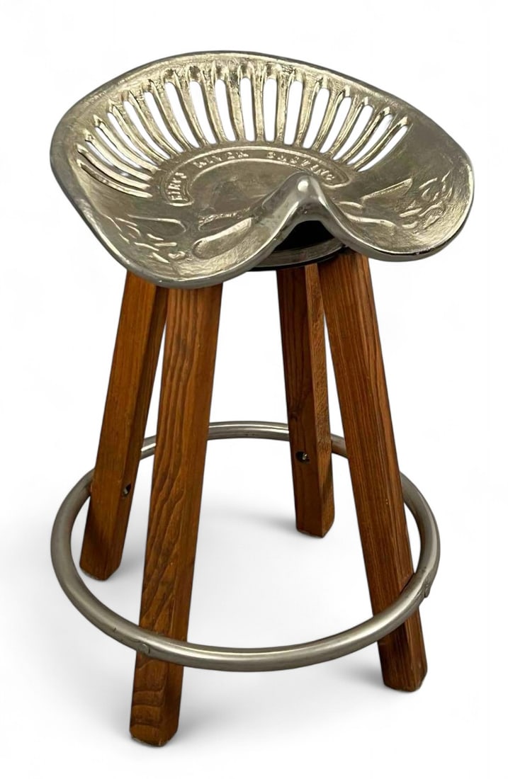 Kings River Casting Tractor Seat Stool (1 of 8)