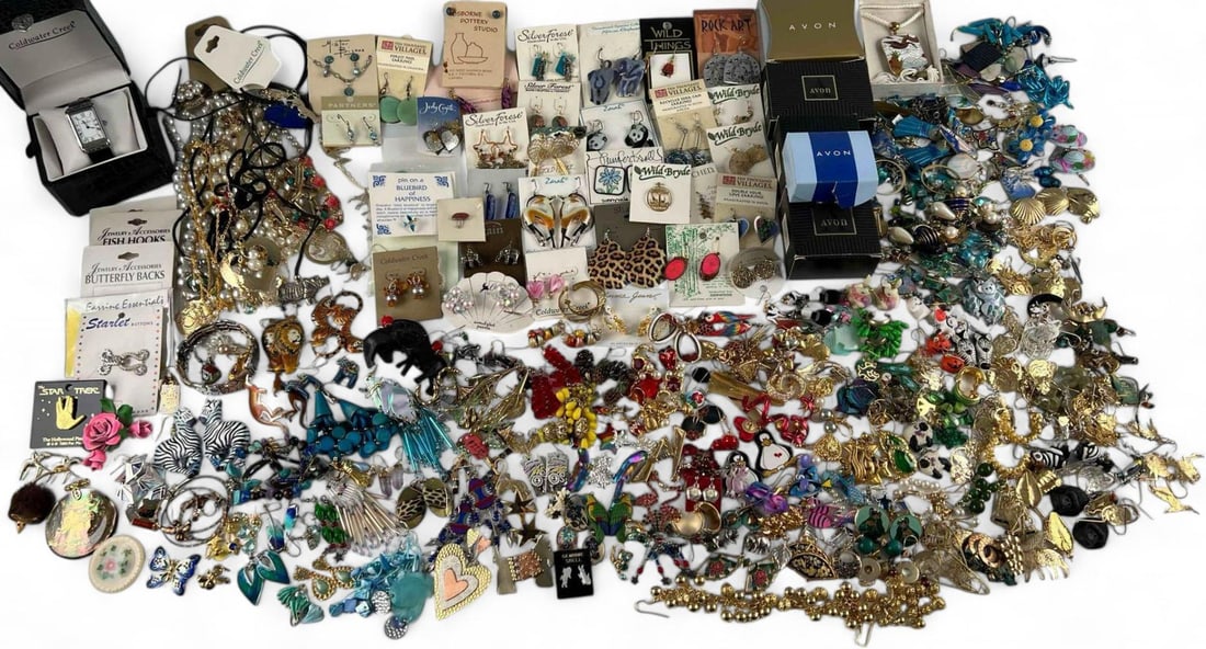 Costume Jewelry Lot, Many Animal Shaped Pieces