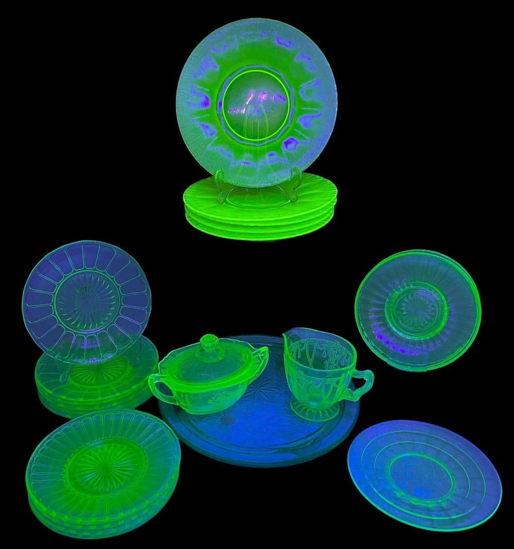 Twenty Three Pieces Uranium Glass, Including Anchor Hocking (1 of 16)