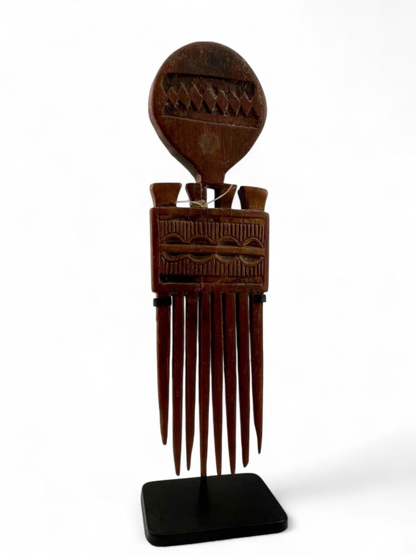 Chokwe Angola Carved Wood Comb, Ca. 19th Century (1 of 10)