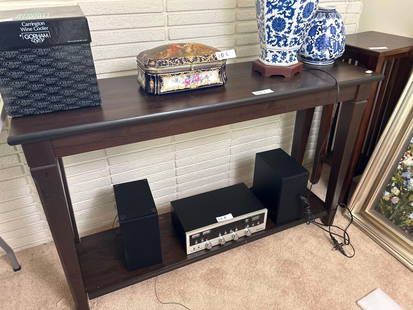 Dark brown console table: Local pickup only, no shipping available on this lot. Dark brown console table. Iyems on table not included.