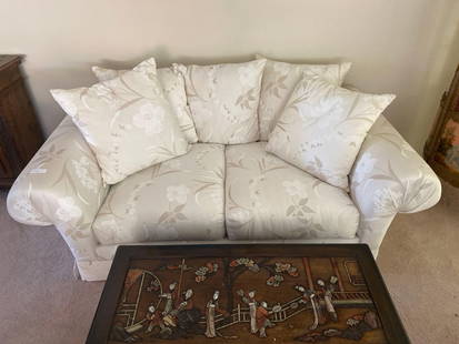 Floral Sofa: Floral sofa. No shipping available for this lot. Local pickup only.