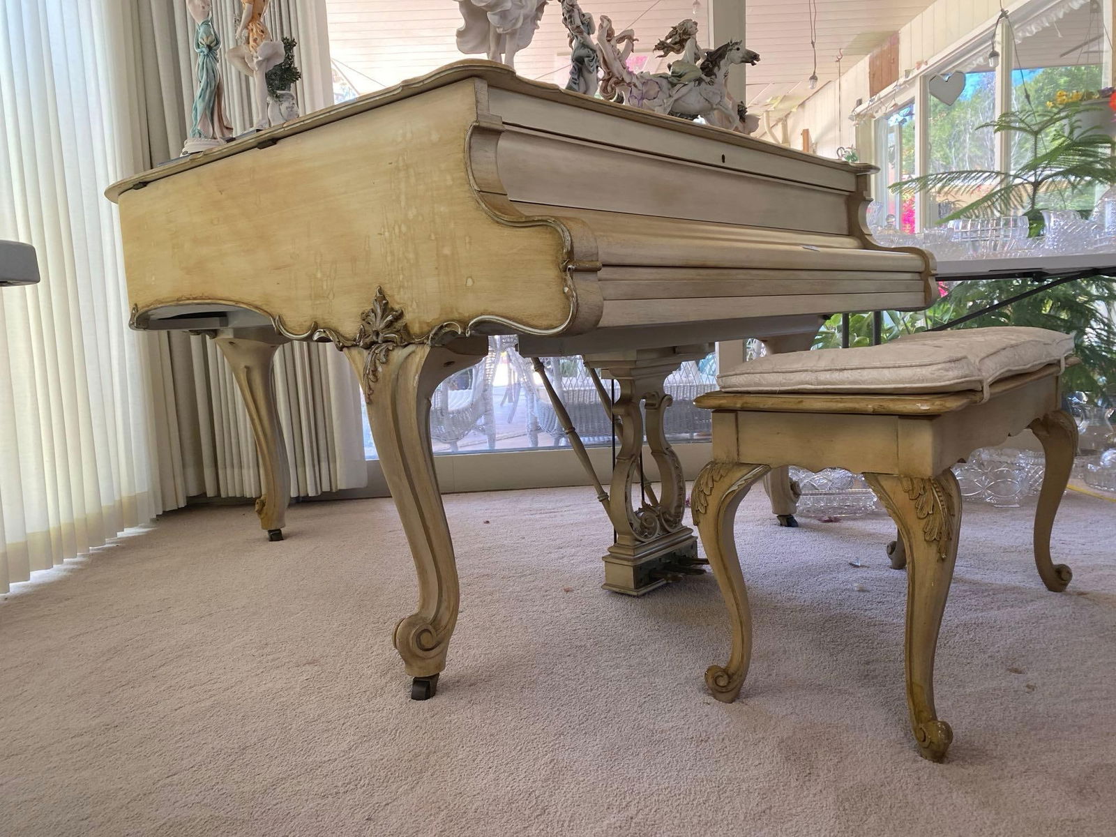 Louis Xv Style Steinway Grand Piano. Serial #256717 Circa 1928 Model M: Louis XV Style Steinway Grand Piano. Serial #256717 circa 1928 Model M, with bench. Water damage on paint, no maintenance records. No shipping available for this lot. Local pickup only.