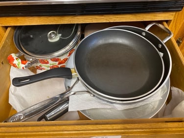 Lot Of Pots & Pans