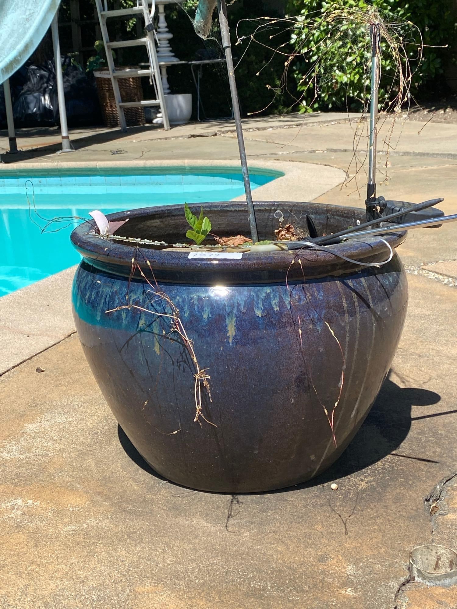 Blue Drip Glaze Pot.: No shipping on this lotBlue drip glaze pot.
