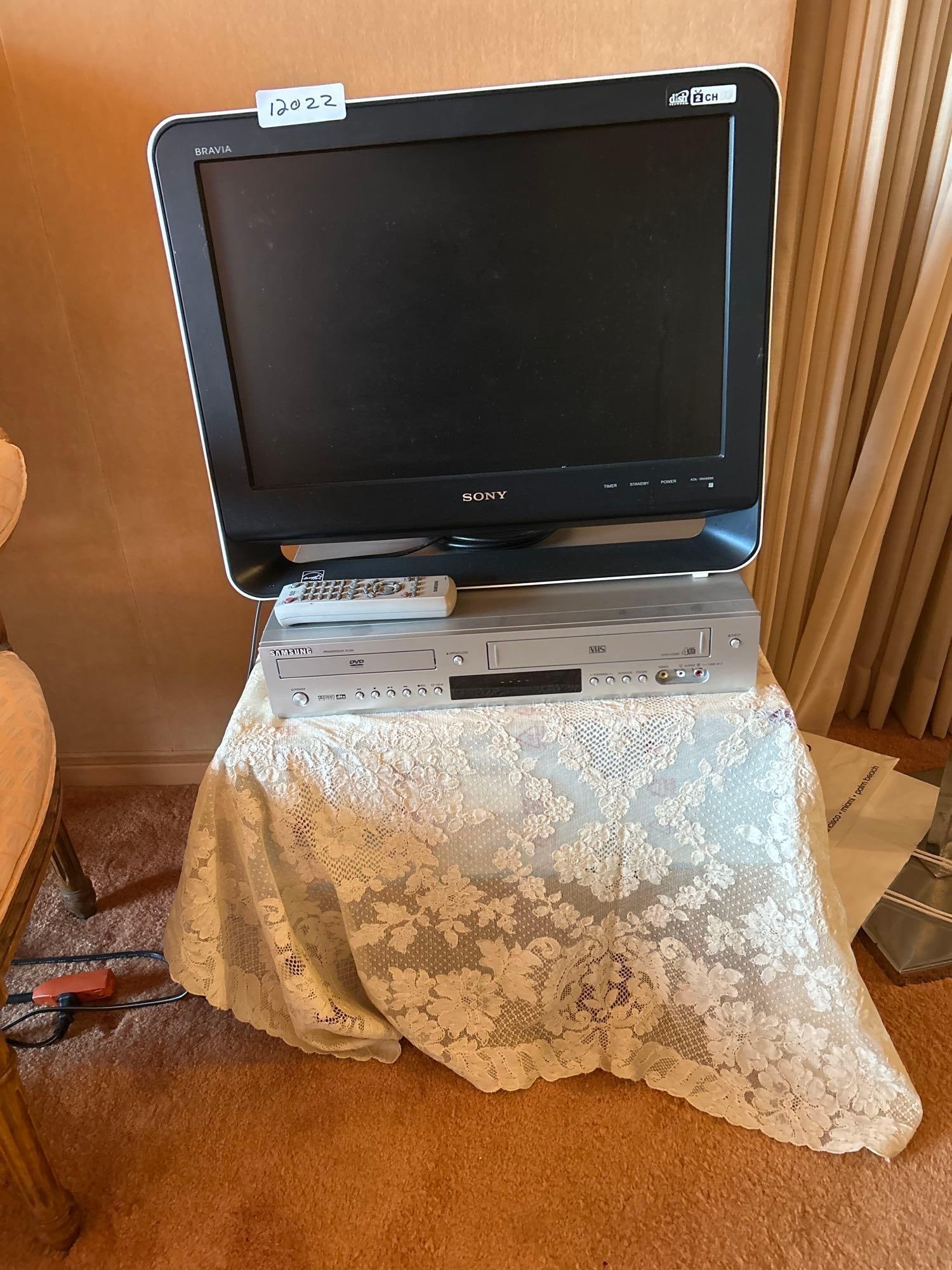 Samsung Vhs And Dvd Player With Bravia Sony Monitor: Samsung VHS and DVD Player with Bravia Sony Monitor