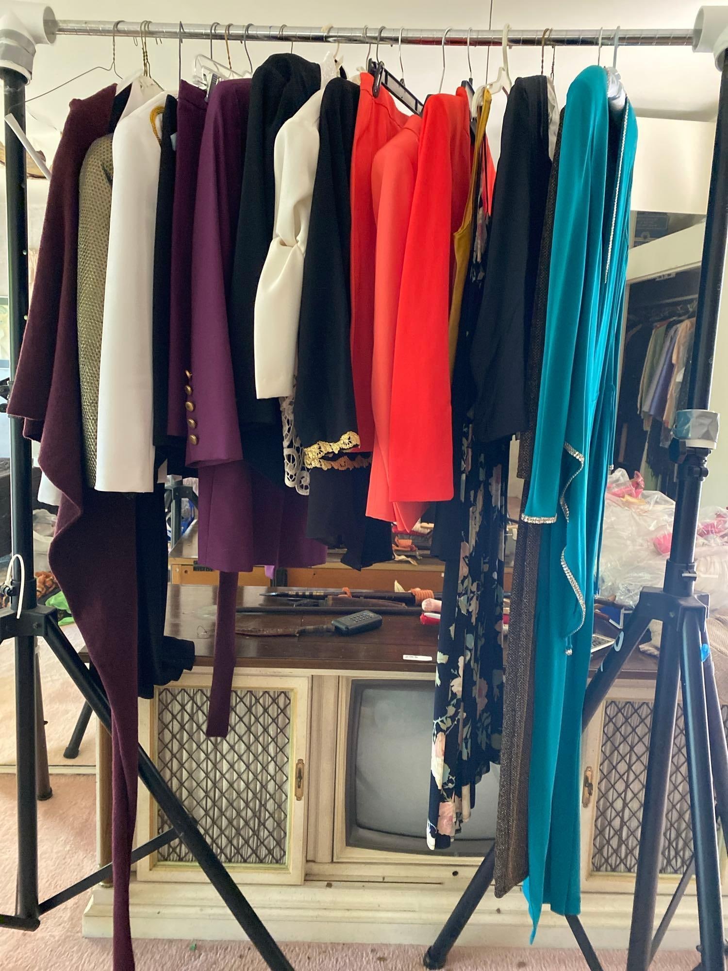 Lot Of Ladies Suits, Silk Shirt, And More: Lot of ladies suits, silk shirt, and more. Approximate size medium.