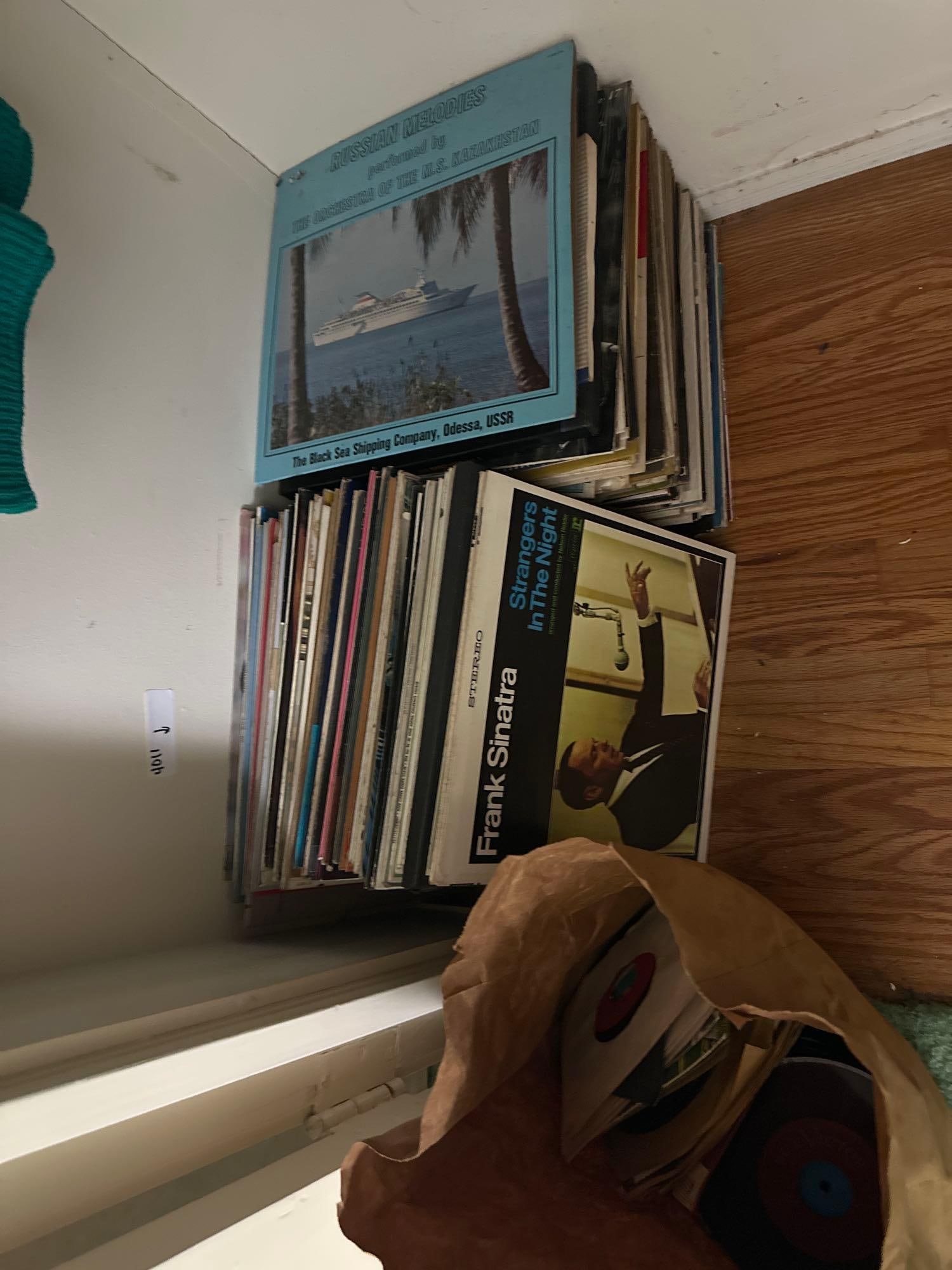 Lot Of Vinyl Records Including Frank Sinatra, Nat King Cole, And More (1 of 4)