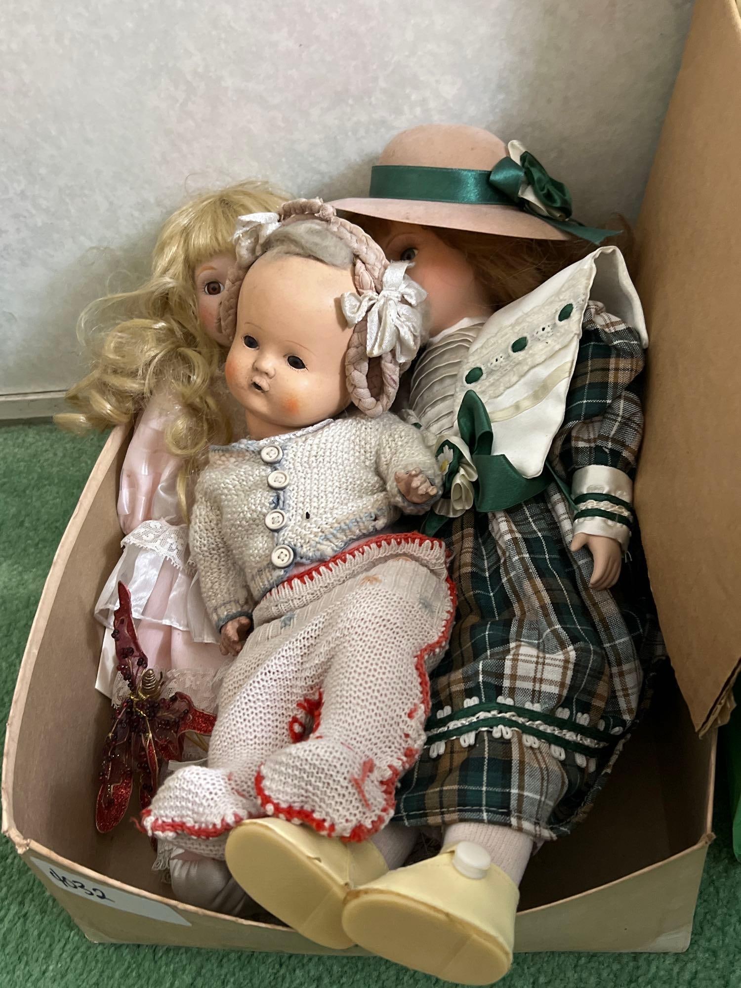 Grouping Of Dolls: Grouping of dolls.