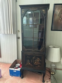 Chinoiserie Lacquered Curio Cabinet