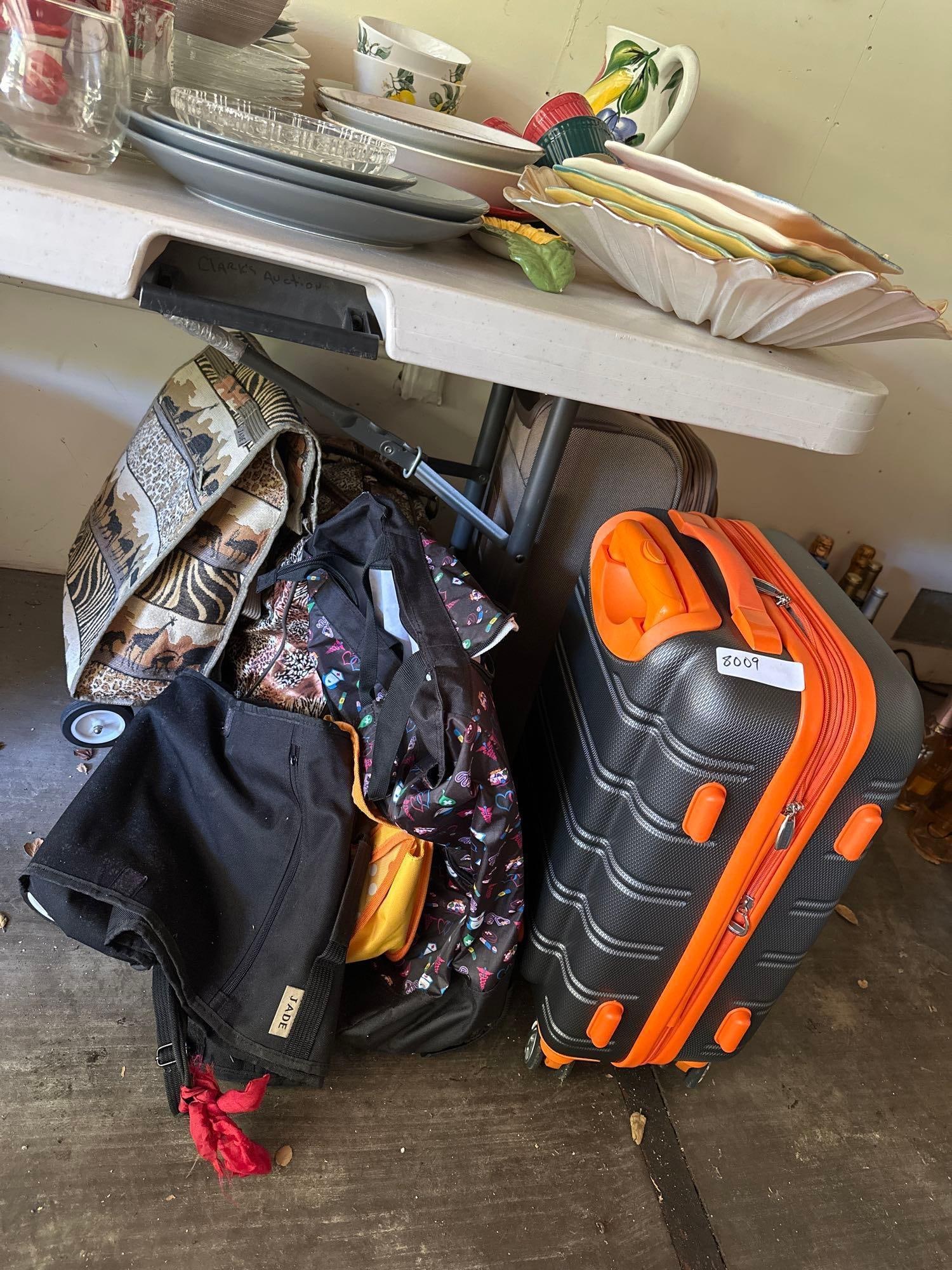 Luggage And Travel Bags.: Luggage and travel bags.