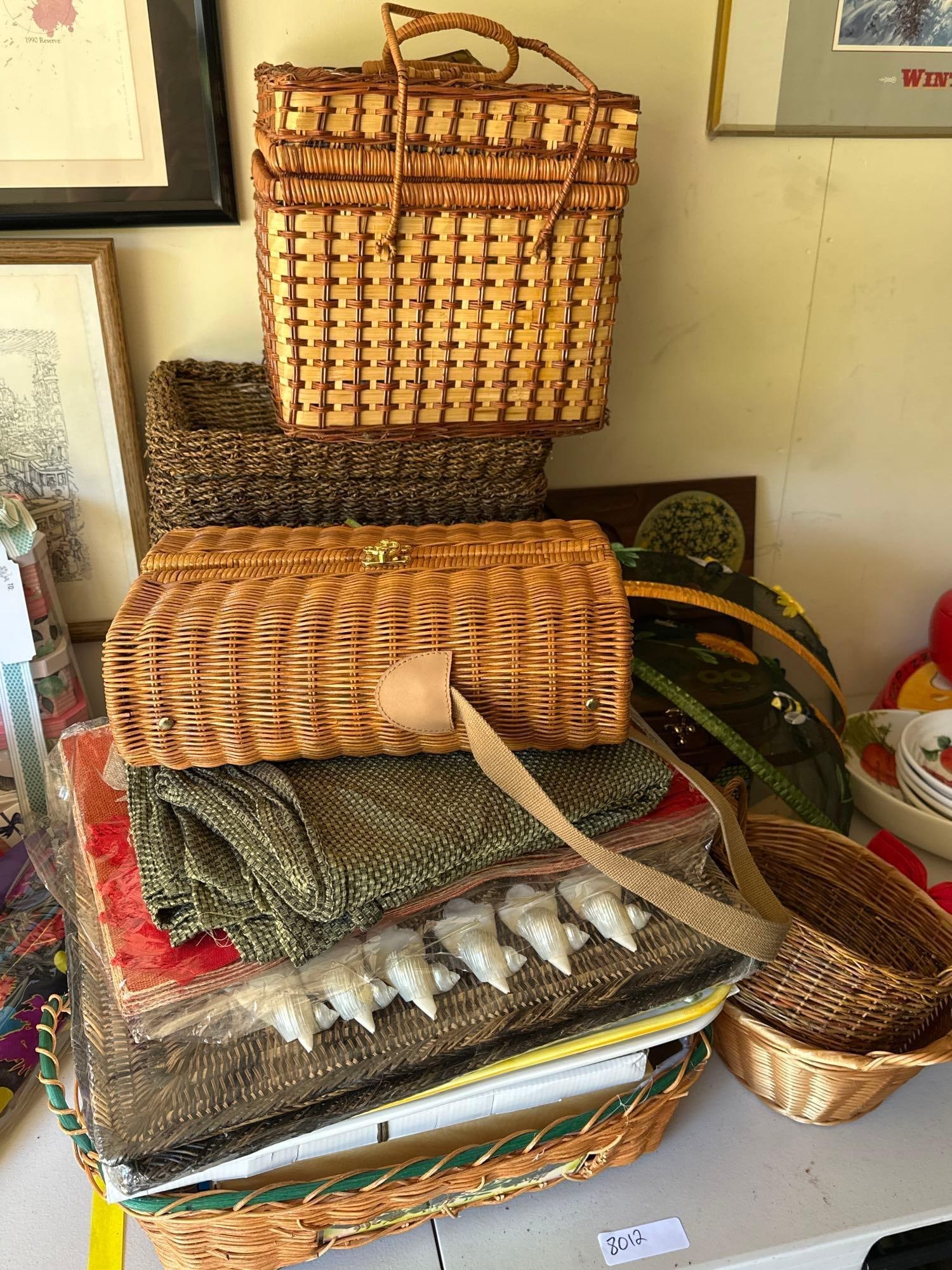 Baskets & Picnic Sets: Baskets & picnic sets.