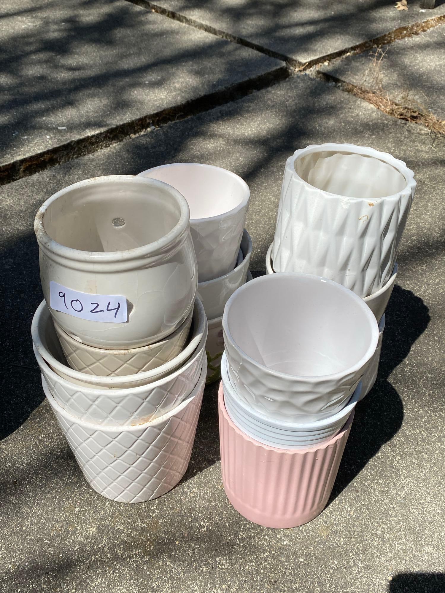 15 Ceramic Pots (1 of 2)