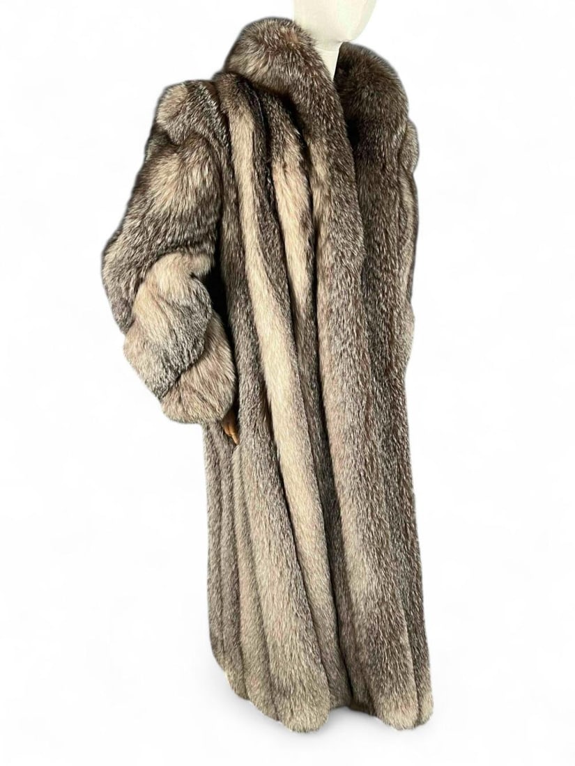 Silver Fox Fur Coat (1 of 9)